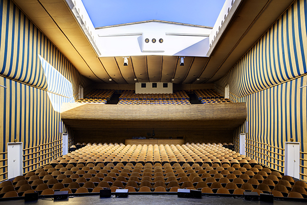 Bellevue teatret behance net